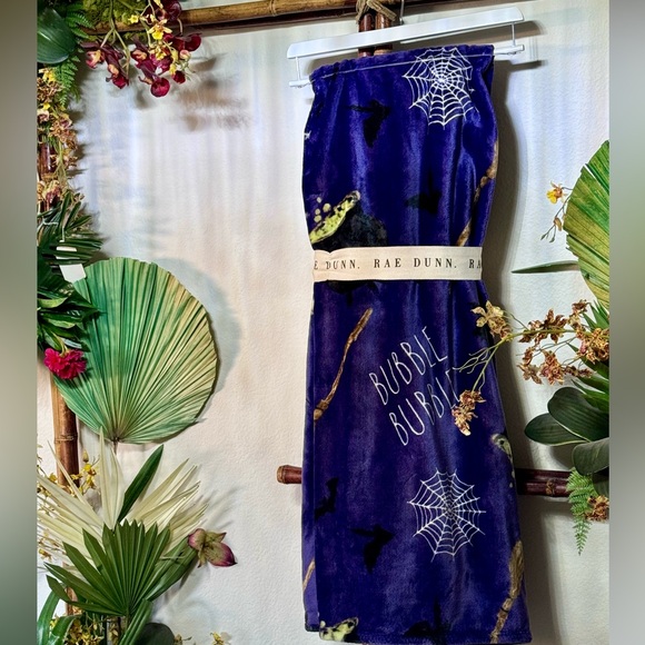 NWT! Rae Dunn 👻 Mystical Halloween Purple Blanket Throw - Picture 1 of 10